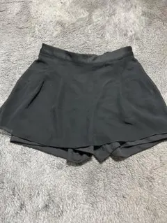 未使用　GU 黒 スカート・スコート　インナーパンツ付き　ミニスカートM