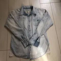 ゲスのレース付きデニムシャツ