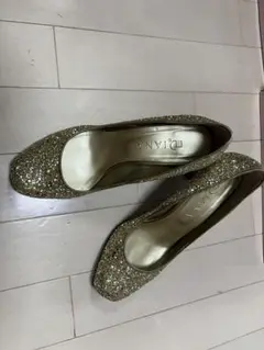 ゴールド パンプス