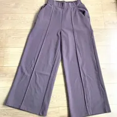 ズボン　スラックス　ストレート　　パンツ　ゆったりシルエット　　　Ｍサイズ