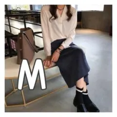 オフィスカジュアル　スーツ　白シャツ　Vネック　春服　薄手　トップス　ブラウス