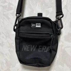 NEW ERA ブラックショルダーバッグ