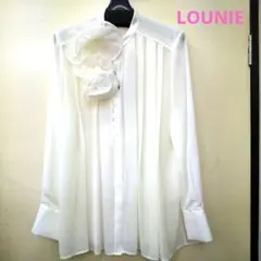 ホワイトシフォン長袖ブラウス フラワーモチーフ付き取り外し可能‼️