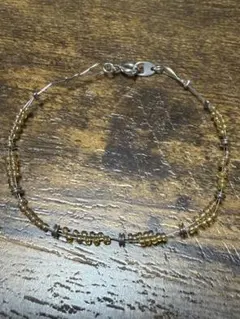 シンプルなビーズブレスレット