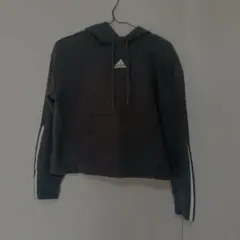 adidas フード付き クロップドパーカー ブラックショート丈
