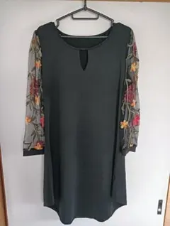 花柄刺繍シースルー袖 チュニックワンピース ブラック 七分袖