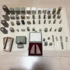 昭和30年代　廃盤モザイクタイル　小ぶり角タイル　数十種類以上　１０kｇ以上 昭和30年代 廃盤モザイクタイル 小ぶり角タイル 数十種類以上 10kg