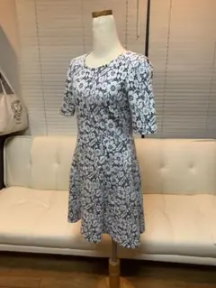 花柄フレアミニワンピース　白×黒　M〜L