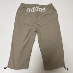 adidas ベージュ ハーフパンツのサムネイル