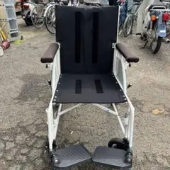 美品・ほぼ未使用】Care-Tec 介助用車椅子 ワインレッド - メルカリ