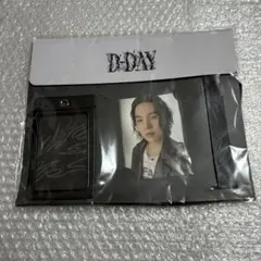BTS ユンギ SUGA D-DAY カードホルダー トレカ付き 未開封 BTS SUGA/AgustD D-DAY ミニフォトカードホルダー - メルカリ