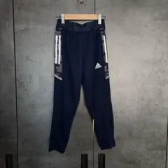 アディダスadidas トレーニングパンツ　130cm