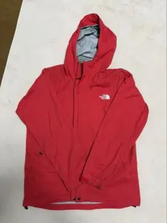 The North Face レッドナイロンジャケット