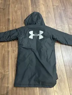 Under Armour ColdGear ブラックベンチコート YLG