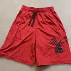 Under Armour レッド ハーフパンツ YSM