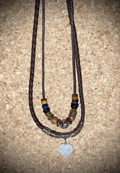 レザー二重ネックレス ハート型チャーム付き