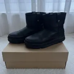 美品　UGG アグ　ブラック レザー ムートンブーツ　W CLASSIC