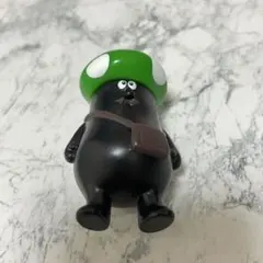 デデデデ　イソベやん　フィギュア
