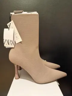 【新品未使用タグ付き】ZARA ソックスブーツのサムネイル