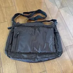 Item thumbnail for item c3731628-7ba1-47ed-92e2-f0466ac585e4