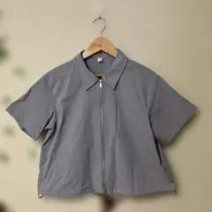 美品　GU フロントジップシャツ(半袖) グレー　359195 M