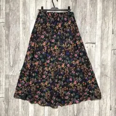 ジャーナルスタンダード　フリーサイズ　花柄 ロングフレアスカート ブラックのサムネイル