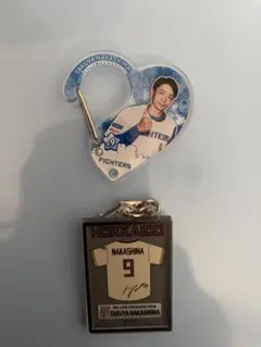 北海道日本ハムファイターズ　ハート型アクリルカラビナ　キーホルダー　中島卓也