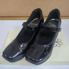 ビューフォート　エナメル　23.5㎝ EEE ブラック