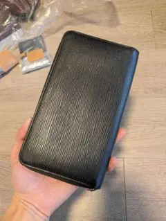 ルイ・ヴィトン　エピ　ラウンドジップ長財布