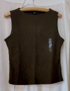 【新品】ユニクロ シャーリング ボートネックT ノースリーブ　ブラウン