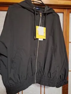 しまむら黒いフード付きジャンパー４L