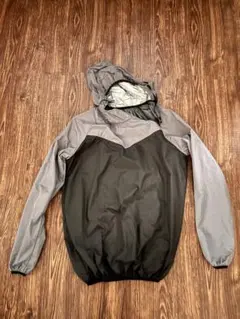 メンズ グレー/ブラック フード付きナイロンジャケット Mサイズ