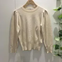 極美品 レリューム パフスリーブ クルーネックニット アイボリー Ｆのサムネイル