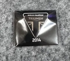 Triumph トライアンフ 2014ロゴ ピンバッジ 新品未開封のサムネイル