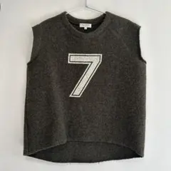 カーキグレー色　ベスト