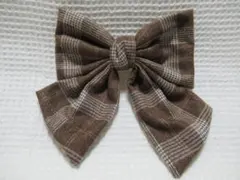 チェック柄の生地の大きいリボン型　シルバーバレッタ　ブラウン系　A