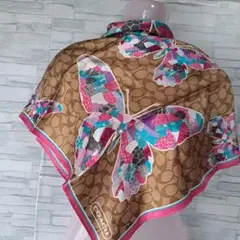 美品coach コーチ　スカーフ　シグネチャー柄　シルク100％　バタフライ