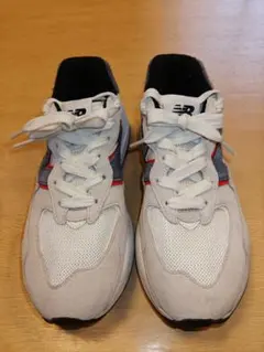 New Balance スニーカー　美品 　 おまけミニ袋付のサムネイル