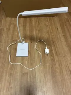ホワイト LEDデスクライト テーブルライト