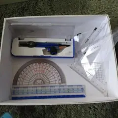 コンパス、分度器、三角定規、ものさしセット