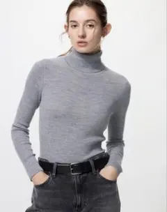 ユニクロ　メリノリブタートルネック セーター　グレーXS