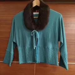 ターコイズ ニットカーディガン ファー襟付き