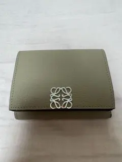 【完売色】LOEWE トライフォールドウォレット　サンド LOEWE ロエベ （LOEWE） トライフォールド ジップウォレット 三