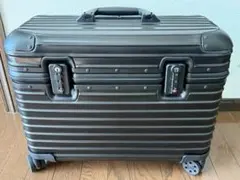 ⭐️ ほぼ新品！Rimowa４輪 パイロット ⭐️ 価格相談 OK！⭐️ 2026年最新】リモワ パイロットの人気アイテム - メルカリ