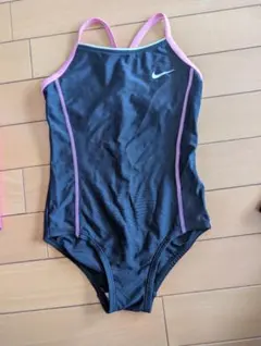 Nike XS 水着 黒とピンク