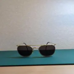 Ray-Ban ゴールドフレーム オーバル型サングラス