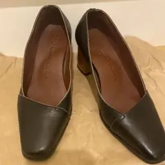 ピュコモダ ヒールパンプスのサムネイル