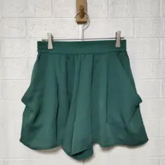 GU ジーユー (S)　ドレープ ショートパンツのサムネイル