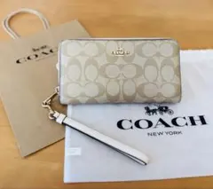 COACH ベージュ 長財布 保存袋付き