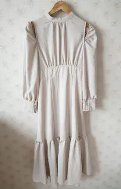 ☆アースミュージックアンドエコロジー 長袖 ライトベージュワンピース S☆